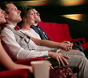 Gintarė ir Paulius susituokė kino teatre