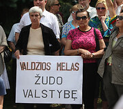 Sueigos &bdquo;I&scaron;laisvinkime lietuvi&scaron;ką žodį!&ldquo; akimirką
