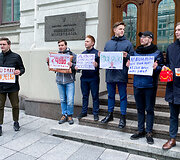 Protesto akcija prie Susisiekimo ministerijos