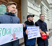 Protesto akcija prie Susisiekimo ministerijos