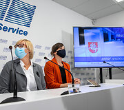 Jurgita &Scaron;iugždinienė ir Radvilė Morkūnaitė-Mikulėnienė