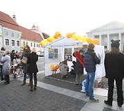 Pilietinė akcija Vilniaus Rotu&scaron;ės aik&scaron;tėje &bdquo;Penkios laisvės&ldquo; pabrėžė, kad gyvūnai taip pat turi teisę į laisves.