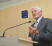 Valdas Adamkus