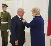 Apdovanojimų akimirka