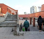&Scaron;e&scaron;kinės prekybos komplekso dalis gali bet kada sugriūti