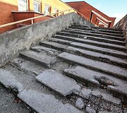 &Scaron;e&scaron;kinės prekybos komplekso dalis gali bet kada sugriūti