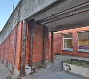 &Scaron;e&scaron;kinės prekybos komplekso dalis gali bet kada sugriūti