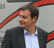 Pirmieji Vilniaus &bdquo;Lietuvos ryto&ldquo; klubo varžovai 2009-2010 metų Eurolygos B grupės varžybose &ndash; Stambulo &bdquo;Efes Pilsen&ldquo; krep&scaron;ininkai &ndash; trečiadienį skrydžiu per Vieną (Austrija) nusileido Vilniaus oro uoste.