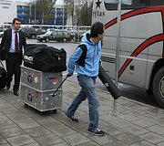Pirmieji Vilniaus &bdquo;Lietuvos ryto&ldquo; klubo varžovai 2009-2010 metų Eurolygos B grupės varžybose &ndash; Stambulo &bdquo;Efes Pilsen&ldquo; krep&scaron;ininkai &ndash; trečiadienį skrydžiu per Vieną (Austrija) nusileido Vilniaus oro uoste.