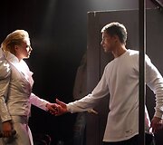 Atlikėja Mia pristatė antrąjį savo albumą  "Stiklo namai"