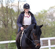 Žirgą i&scaron;jodinėja Salomėja Pliuskytė.