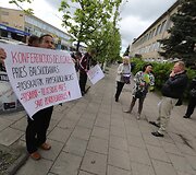 Piketuojantys VVT darbuotojai