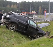 &bdquo;Lexus&ldquo; avarija Grigi&scaron;kėse