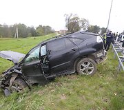 &bdquo;Lexus&ldquo; avarija Grigi&scaron;kėse