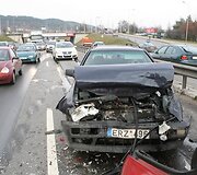 Geležinio Vilko gatvėje susidūrė trys automobiliai.