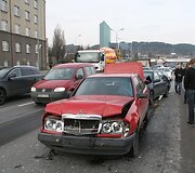 Geležinio Vilko gatvėje susidūrė trys automobiliai.
