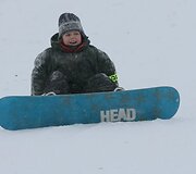 &Scaron;e&scaron;tadienį Liepkalnio žiemos trasoje, Vilniuje, susirinko snieglenčių sporto mylėtojai.2006 metais snieglenčių diena buvo pradėta &scaron;vęsti tarptautiniu mastu, 2008-aisiais, sulaukusi didelio pasisekimo, &scaron;i &scaron;ventė paplito ne tik Europoje, bet taip pat įžengė į Kanadą, JAV, Rusiją, kitas Pasaulio &scaron;alis