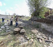 Vilniaus lenkų skautai ardo tvorą i&scaron; antkapių