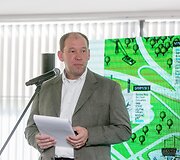 Robas Whitesellas &bdquo;Bentley Systems&ldquo;  Vyresnysis viceprezidentas  (JAV)