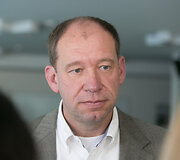 Robas Whitesellas, &bdquo;Bentley Systems&ldquo;  Vyresnysis viceprezidentas  (JAV)