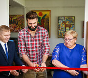 Linas Kleiza (centre)