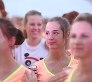 Naktinis &bdquo;Nike&ldquo; moterų bėgimas
