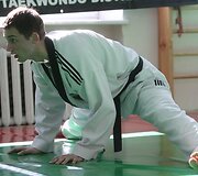 Taekwondo kovotojas Vitoldas Dzikevičius treniruotėje
