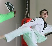 Taekwondo kovotojas Vitoldas Dzikevičius treniruotėje