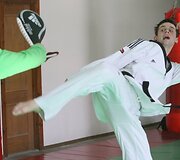 Taekwondo kovotojas Vitoldas Dzikevičius treniruotėje