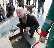 Pakeista  &bdquo;Stebuklo&ldquo; plytelė