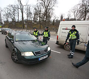 Antikorupcijos dienos proga policija surengė reidą Vilniuje