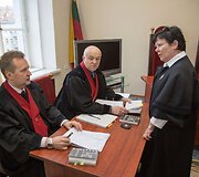 OMON pareigūnų B. Makutynovyčiaus ir V. Razvodovo byla teisme
