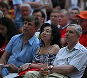 Vilniečiai stebi futbolo čempionato finalą