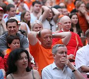 Vilniečiai stebi futbolo čempionato finalą