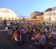 Vilniečiai stebi futbolo čempionato finalą