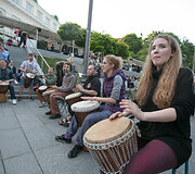 Jubiliejinę Gatvės muzikos dieną Vilniuje vainikavo &bdquo;Drum2gether&ldquo; improvizacija