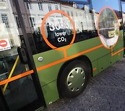 Spalio 5-11 dienomis Vilniaus gatvėmis važinėja naujausias &Scaron;vedijos gamintojų elektra ir dyzelinu varomas hibridinis autobusas &bdquo;Volvo&ldquo;.