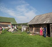 Keturis vaikus Kapčiamiesčio vienkiemyje auginančios Žanetos svajonė tik viena &ndash; vanduo namuose