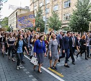 Vilniaus universiteto darbuotojų, studentų ir alumnų eisena į VU rūmus