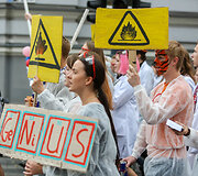 Vilniaus universiteto darbuotojų, studentų ir alumnų eisena į VU rūmus