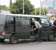 Vilniaus centre vienas po kito susidūrė 4 automobiliai