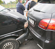 Vilniaus centre vienas po kito susidūrė 4 automobiliai