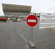 Visus darbus stebi žydų bendruomenės atstovai.