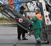 Visus darbus stebi žydų bendruomenės atstovai.