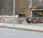 Visus darbus stebi žydų bendruomenės atstovai.