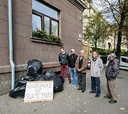 Visaginiečiai surengė piketą prie Aplinkos apsaugos ministerijos
