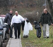 Ambasados darbuotojai rinko &scaron;iuk&scaron;les
