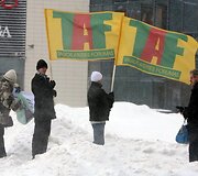 Aktyvistai rinkosi prie Vilniaus savivaldybės.