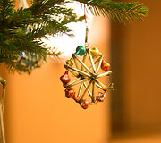 Editos Mildažytės žaisliukais puo&scaron;ta eglė