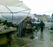 Kalvarijų turguje pirkėjai braido po balas